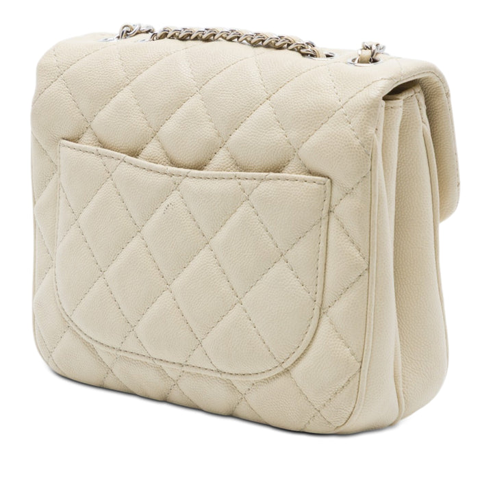 Chanel Matelassé Urban Companion à rabat Petit Cuir caviar