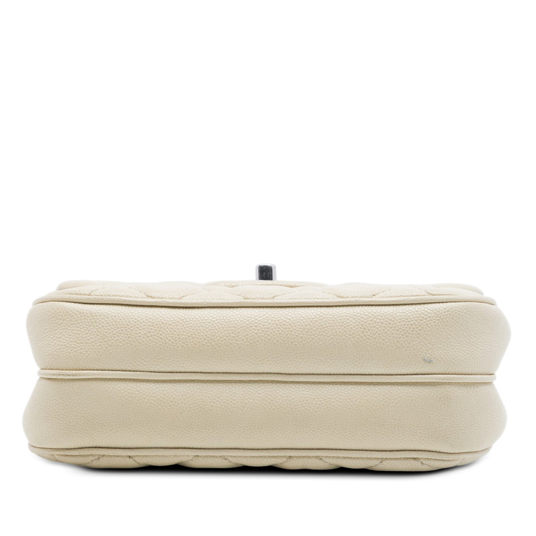 Chanel Matelassé Urban Companion à rabat Petit Cuir caviar