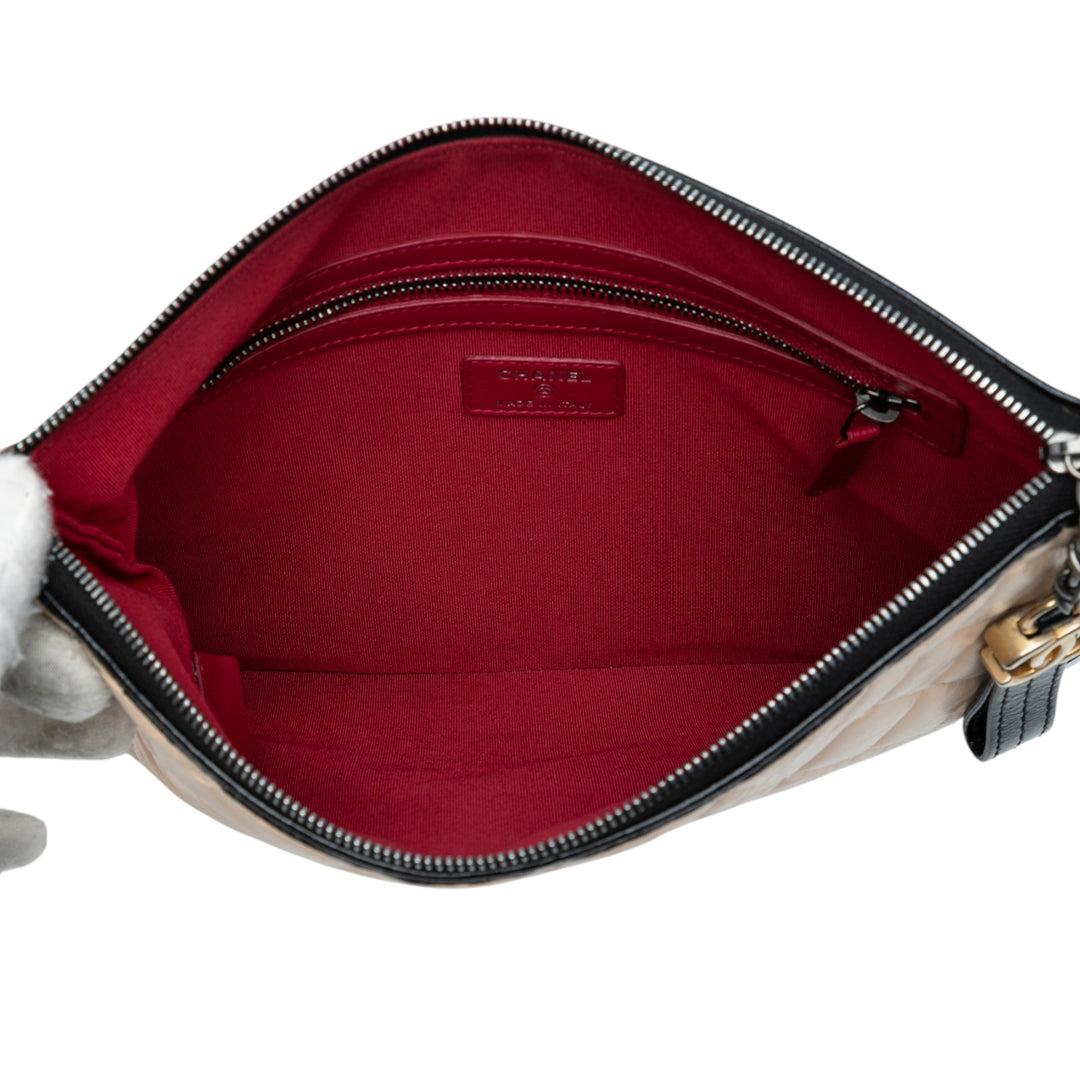 Chanel Medium Aged Cuir de veau Gabrielle O Étui Pochette Marron