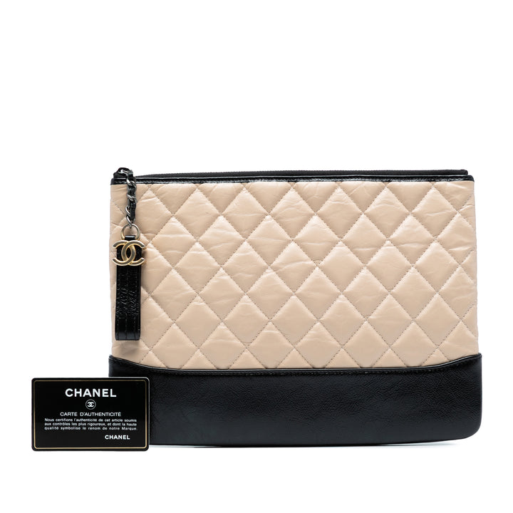 Chanel Medium Aged Cuir de veau Gabrielle O Étui Pochette Marron