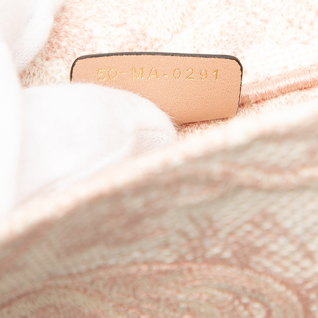 Dior Book Tote brodé Dioriviera De Jouy Grand Rose – vue 6 – GABY PARIS