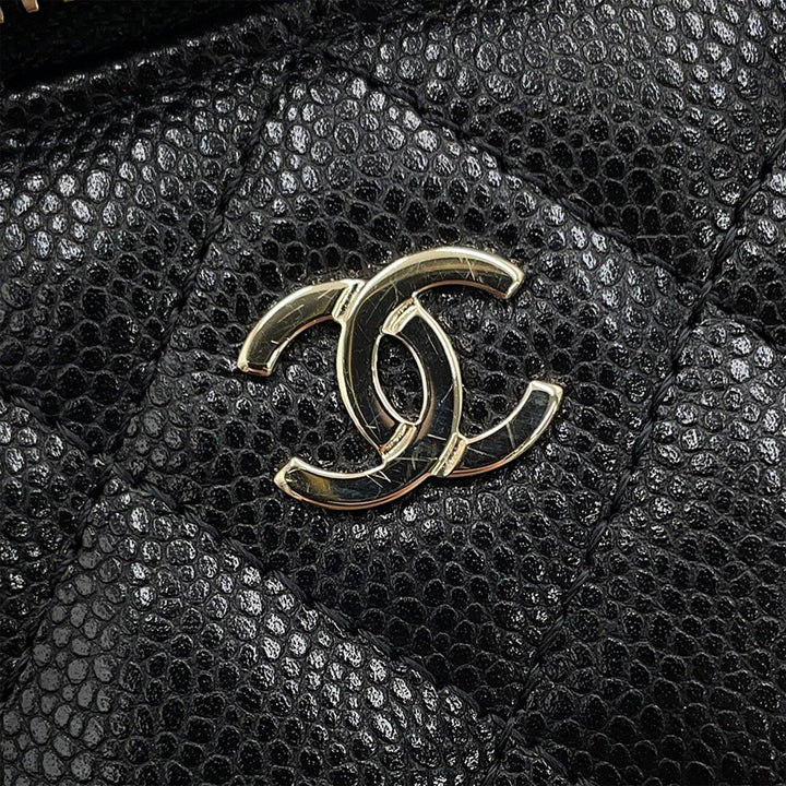 Chanel Matelassé Vanity avec chaîne Petit Cuir caviar Noir