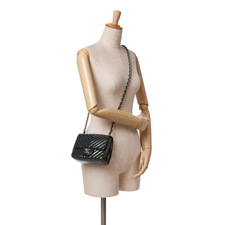 Chanel Classic Carré Chevron Rabat simple Mini Cuir