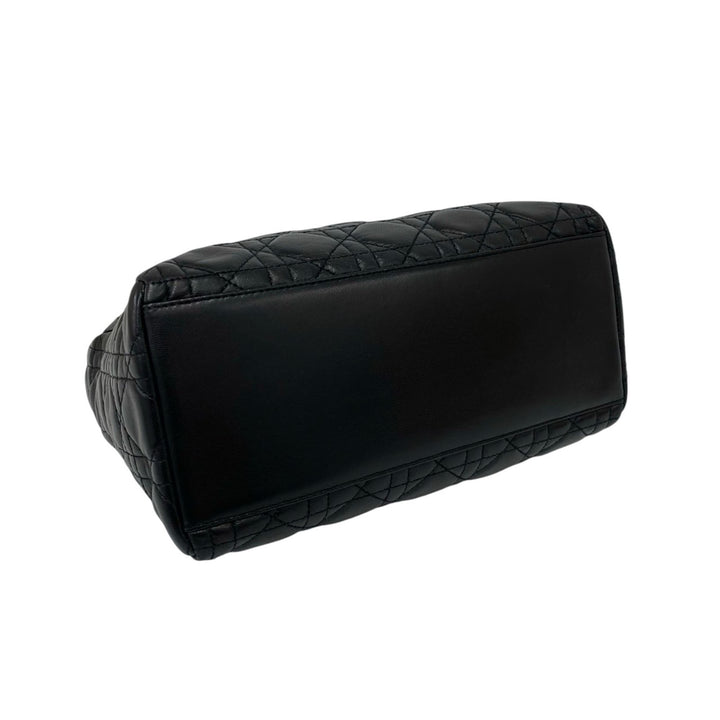 Dior Lady Dior Cannage Moyen Cuir d'agneau Noir – vue 5 – GABY PARIS