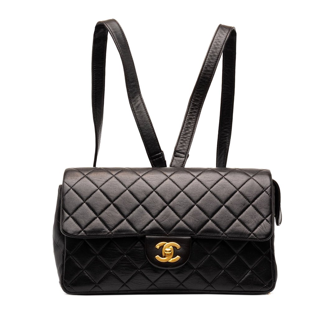 Chanel Matelassé à rabat Sac à dos Moyen Cuir d'agneau Noir