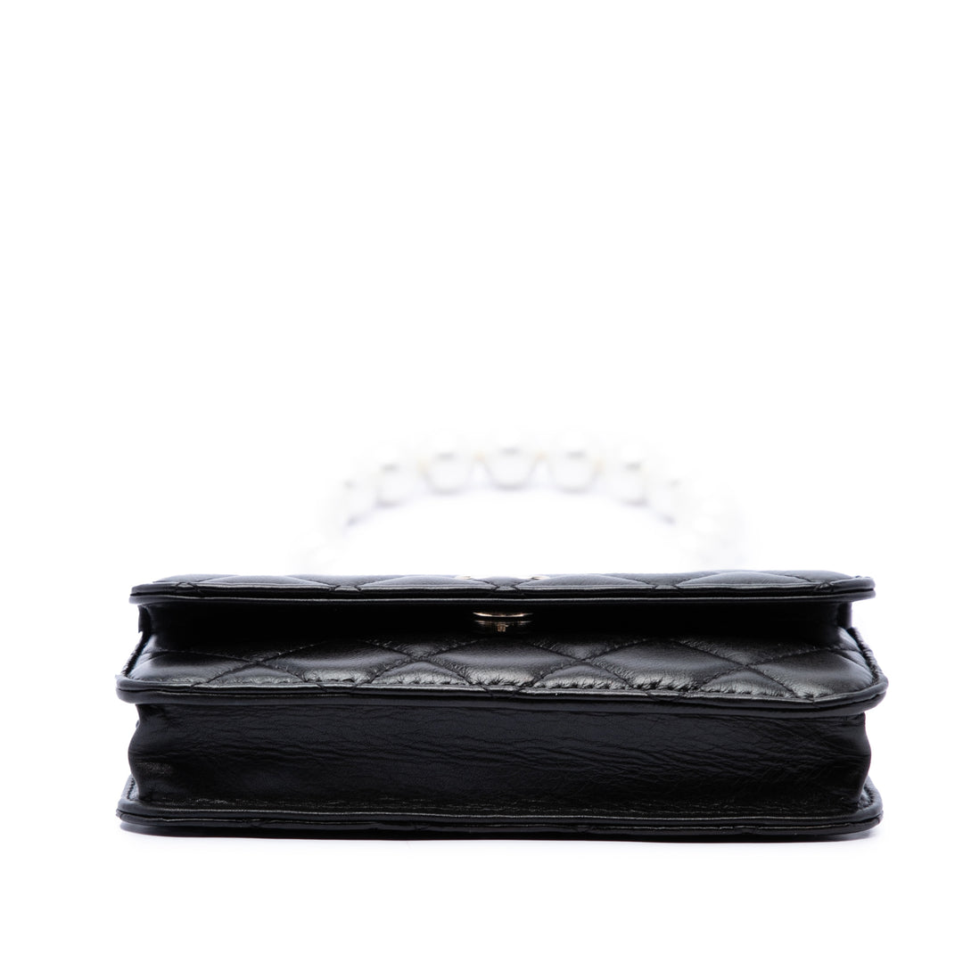 Chanel Matelassé Perles Pochette avec chaîne Maxi Cuir d'agneau