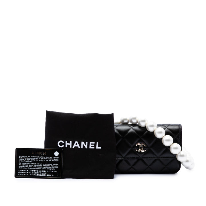 Chanel Matelassé Perles Pochette avec chaîne Maxi Cuir d'agneau