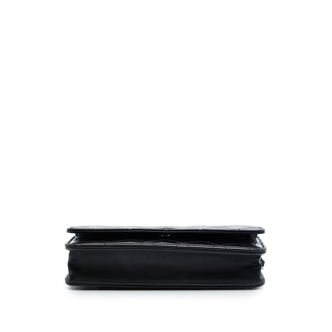 Chanel CC Matelassé Cuir verni Wallet on Chain