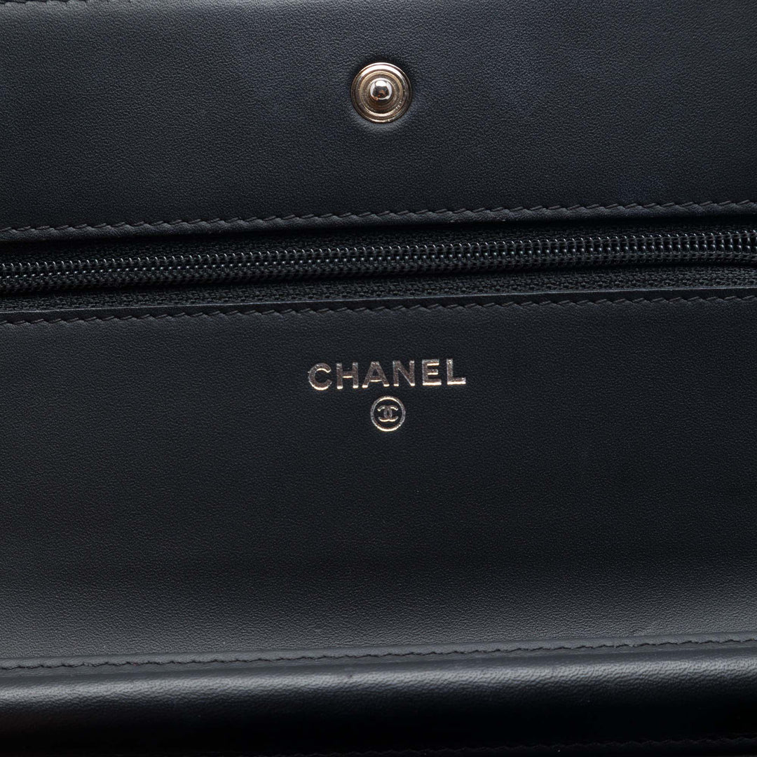 Chanel CC Matelassé Cuir verni Wallet on Chain