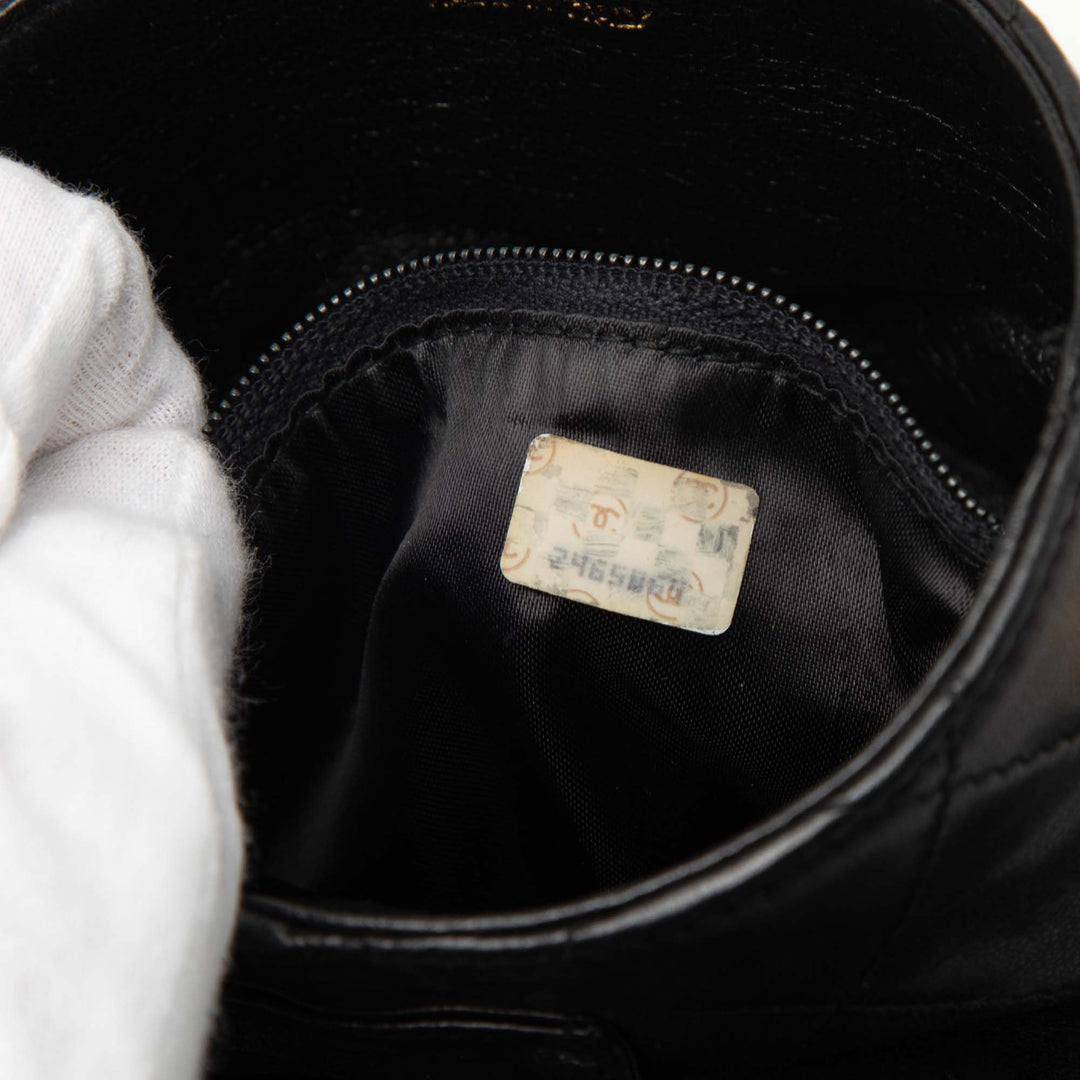 Chanel Mini Matelassé Cuir d’agneau Canteen Pompon Vanity