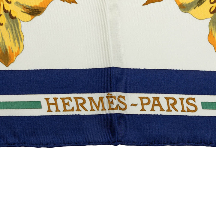 Hermès Fleurs D Hellade Foulard 90 Blanc – vue 2 – GABY PARIS