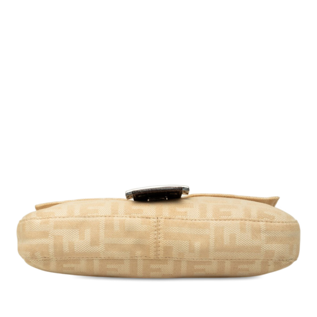 Fendi Zucca Baguette Beige – vue 3 – GABY PARIS