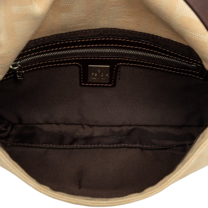 Fendi Zucca Baguette Beige – vue 4 – GABY PARIS