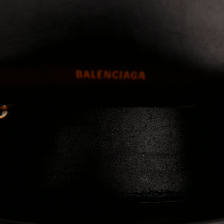 Balenciaga Sac à main brillant Box Hourglass à Petit Cuir de veau Noir – vue 4 – GABY PARIS