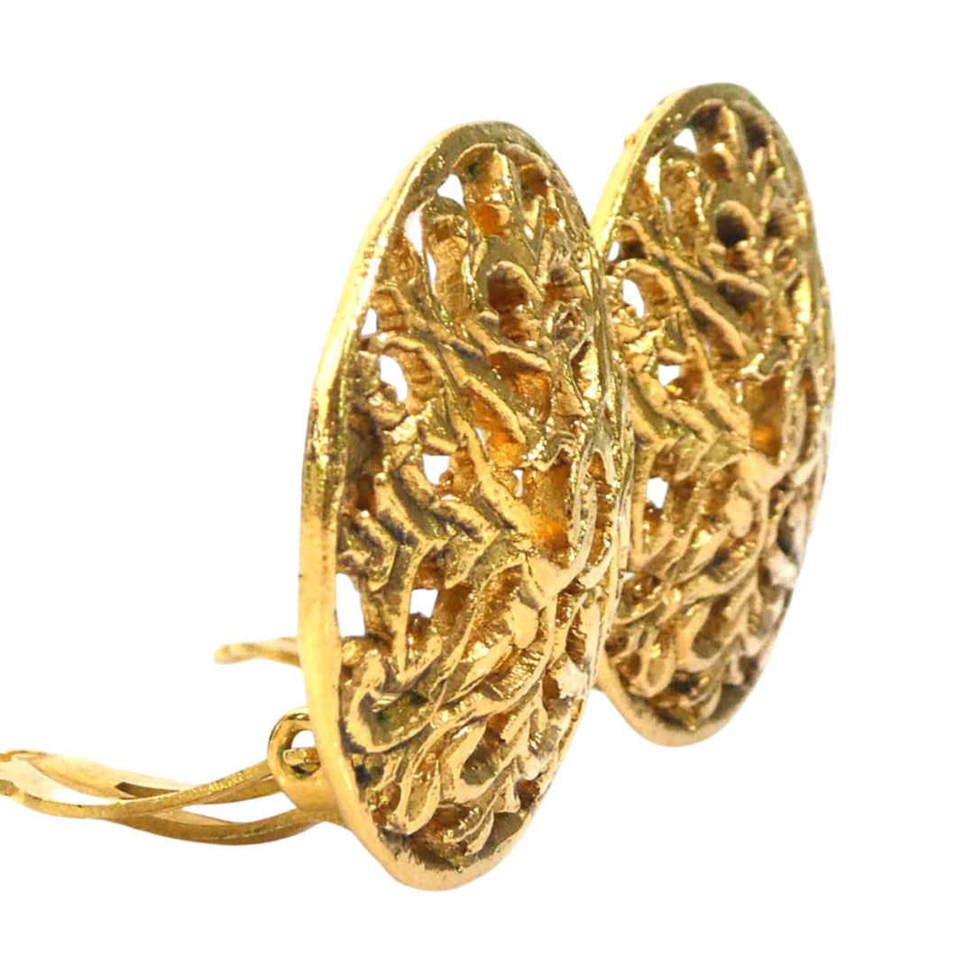 Chanel CC plaqué Filigree Rond À clip Boucles d'oreilles Doré – vue 5 – GABY PARIS
