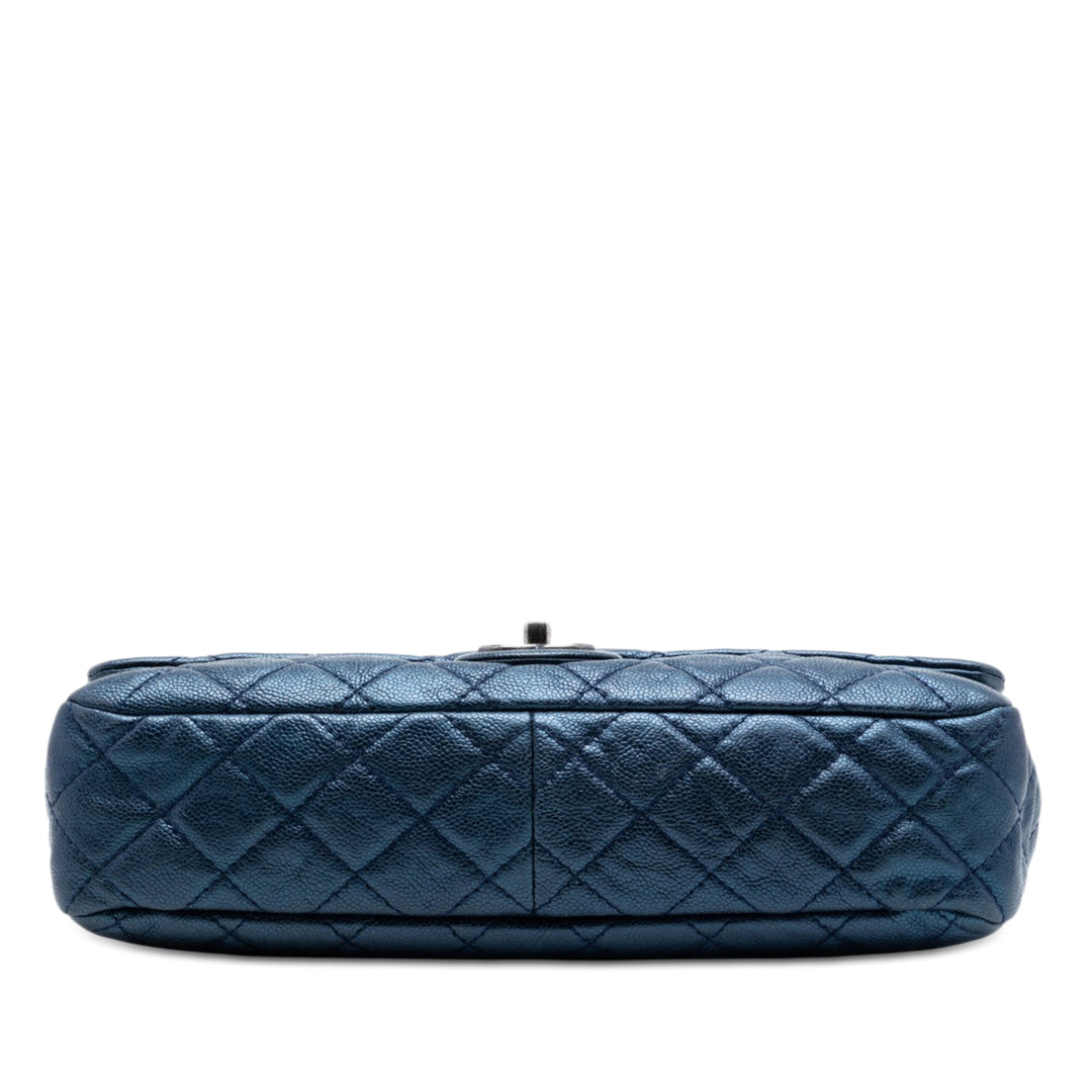Chanel Jumbo Matelassé Iridescent Caviar Easy à rabat