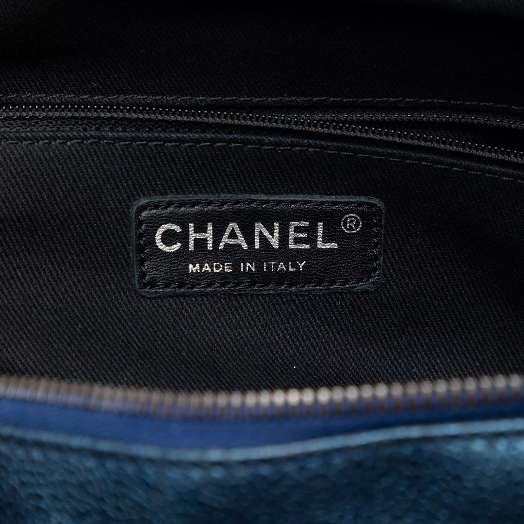 Chanel Jumbo Matelassé Iridescent Caviar Easy à rabat
