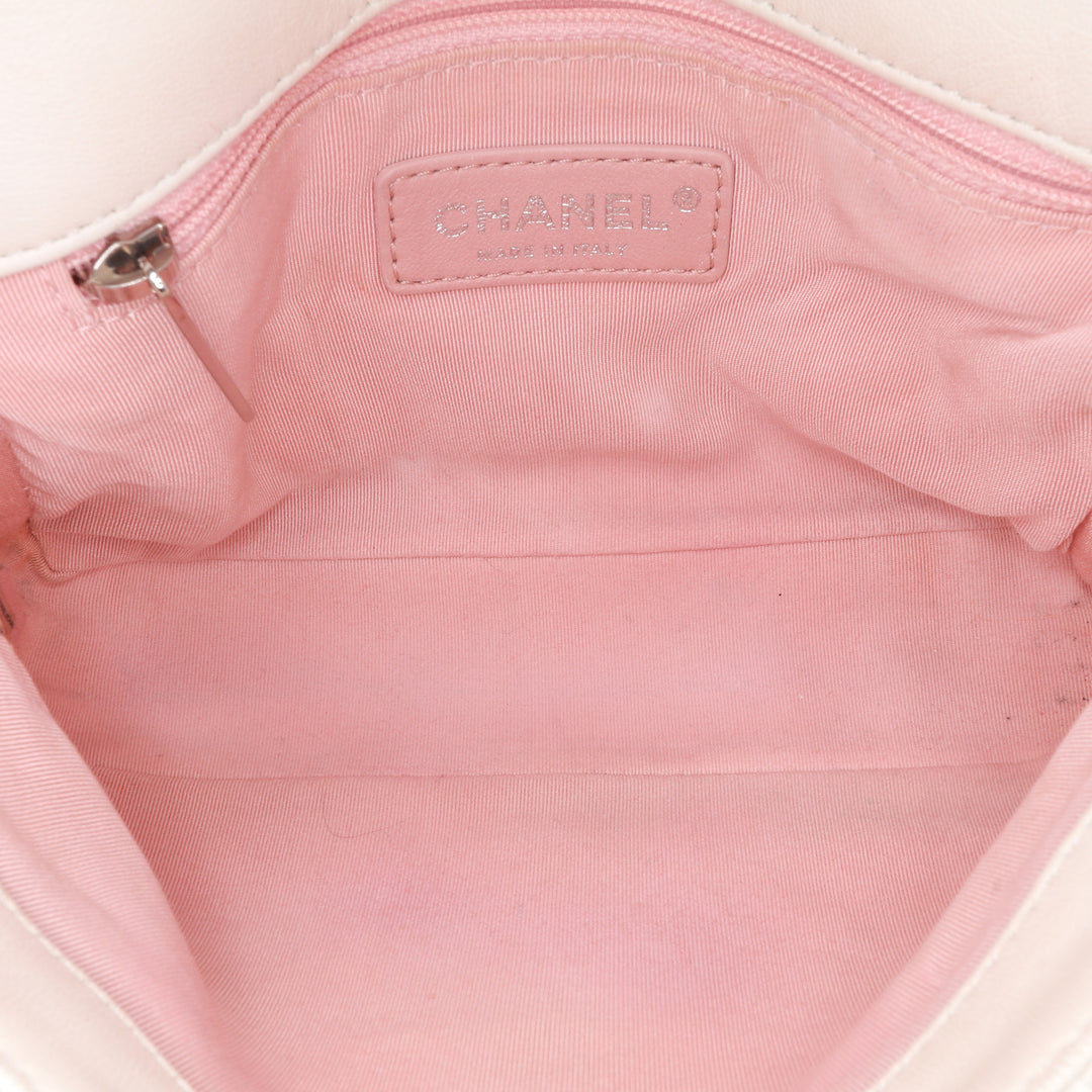 Chanel Quilted Cuir d’agneau and Tweed Elegant Trim Flap Blanc – GABY PARIS Authentique