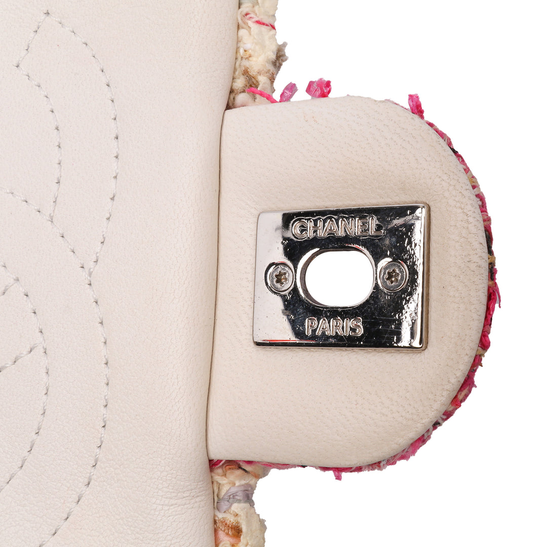 Chanel Quilted Cuir d’agneau and Tweed Elegant Trim Flap Blanc – GABY PARIS Authentique