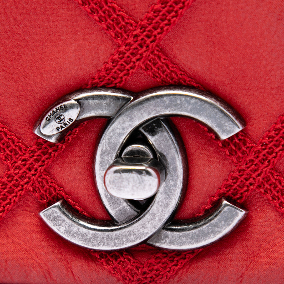 Chanel Small Nubuck Diamond Stitch Chain à rabat