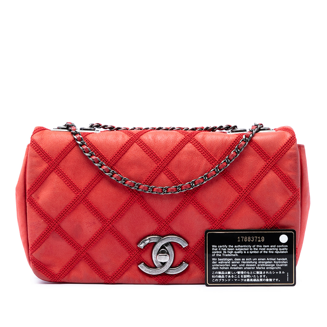 Chanel Small Nubuck Diamond Stitch Chain à rabat