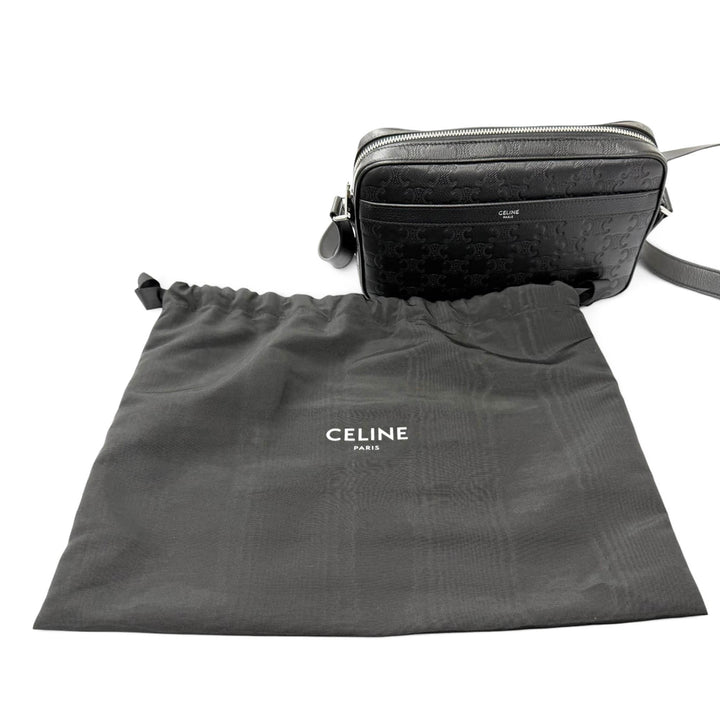 Celine Sac bandoulière Triomphe embossé Messenger Moyen Cuir de veau Noir – vue 11 – GABY PARIS