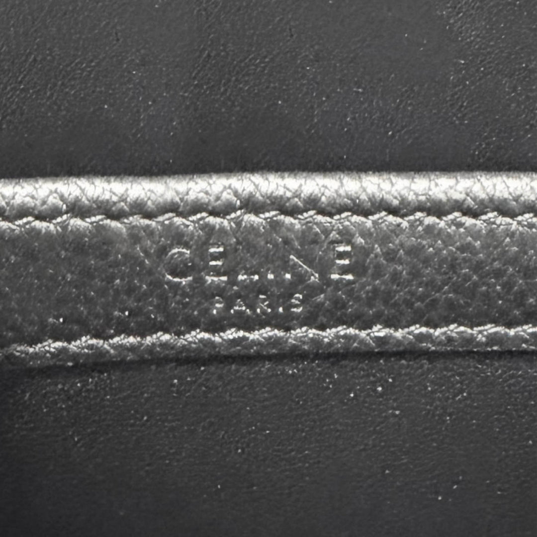 Celine Sac bandoulière Triomphe embossé Messenger Moyen Cuir de veau Noir – vue 6 – GABY PARIS