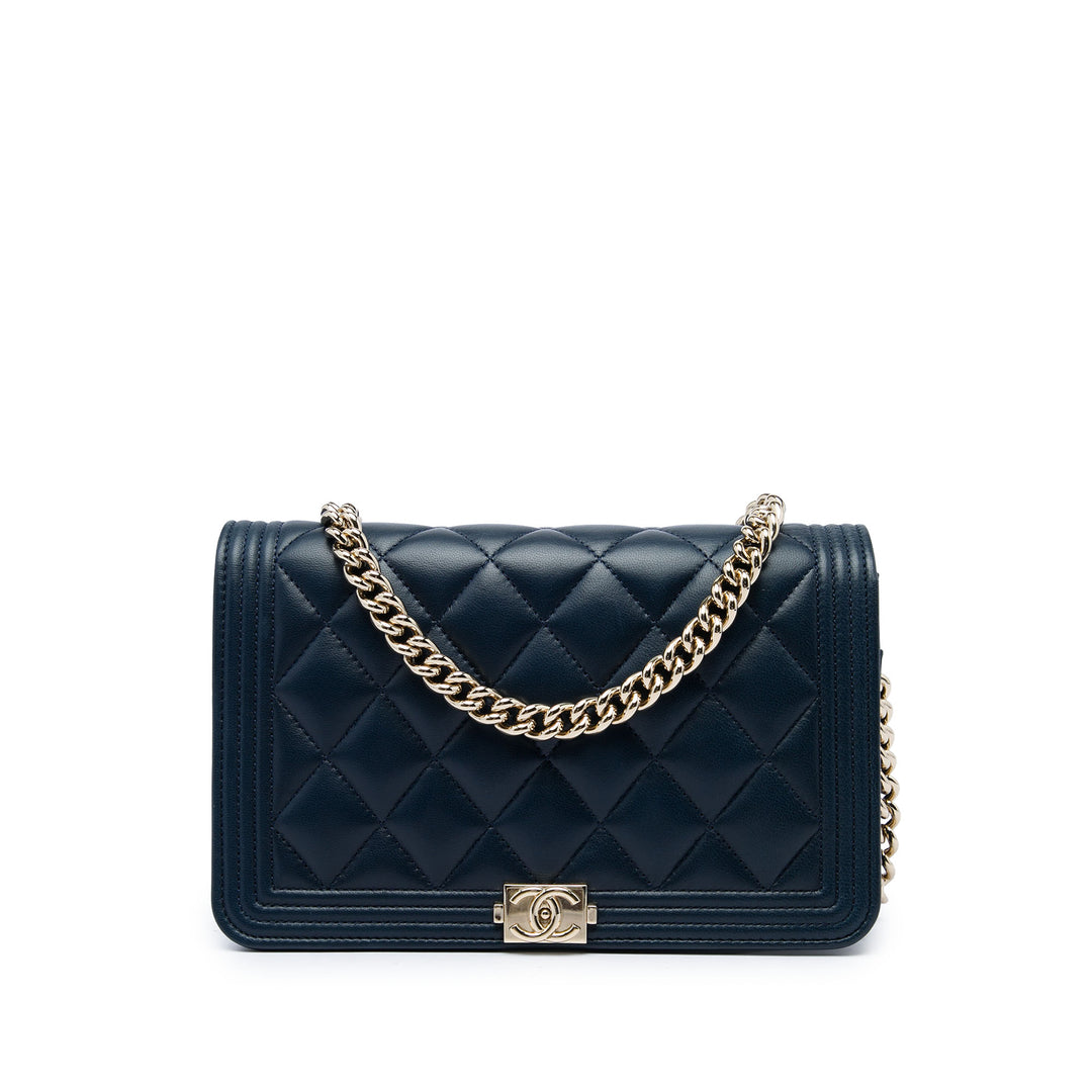 Chanel Sac bandoulière Matelassé Boy à rabat Petit Cuir d'agneau Bleu – vue principale – GABY PARIS