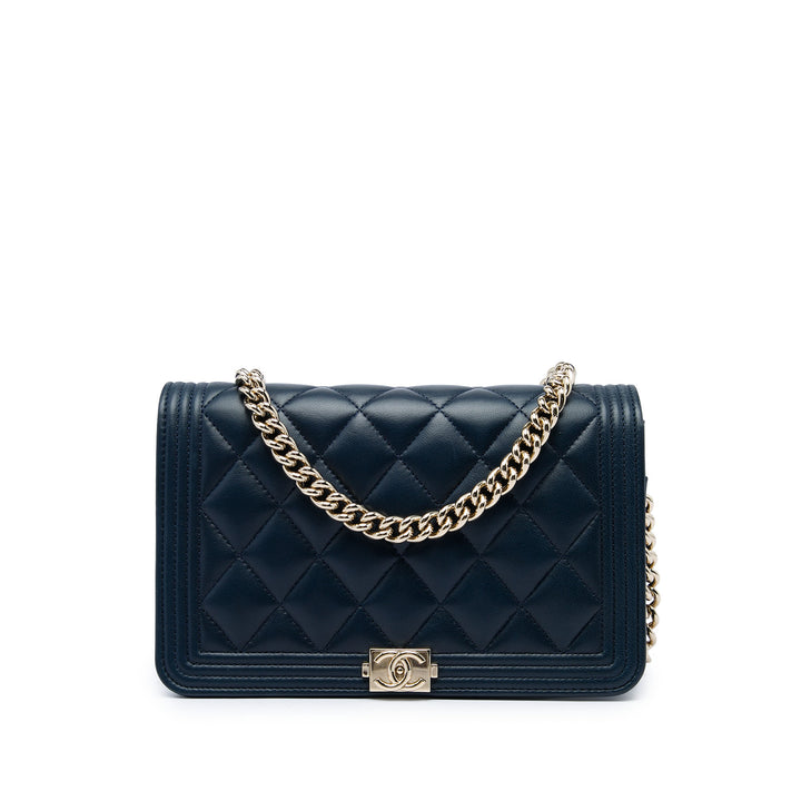 Chanel Sac bandoulière Matelassé Boy à rabat Petit Cuir d'agneau Bleu – vue principale – GABY PARIS