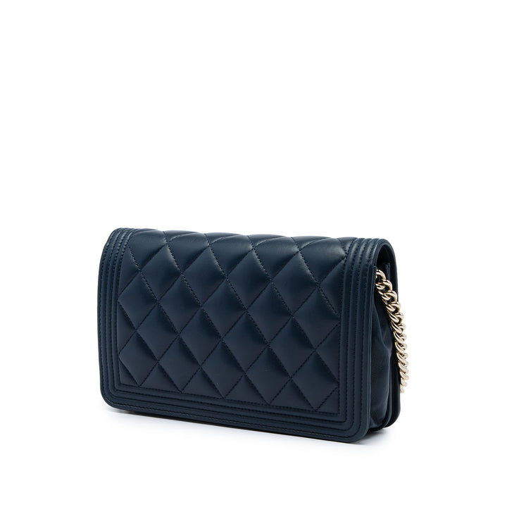 Chanel Sac bandoulière Matelassé Boy à rabat Petit Cuir d'agneau Bleu – vue 2 – GABY PARIS