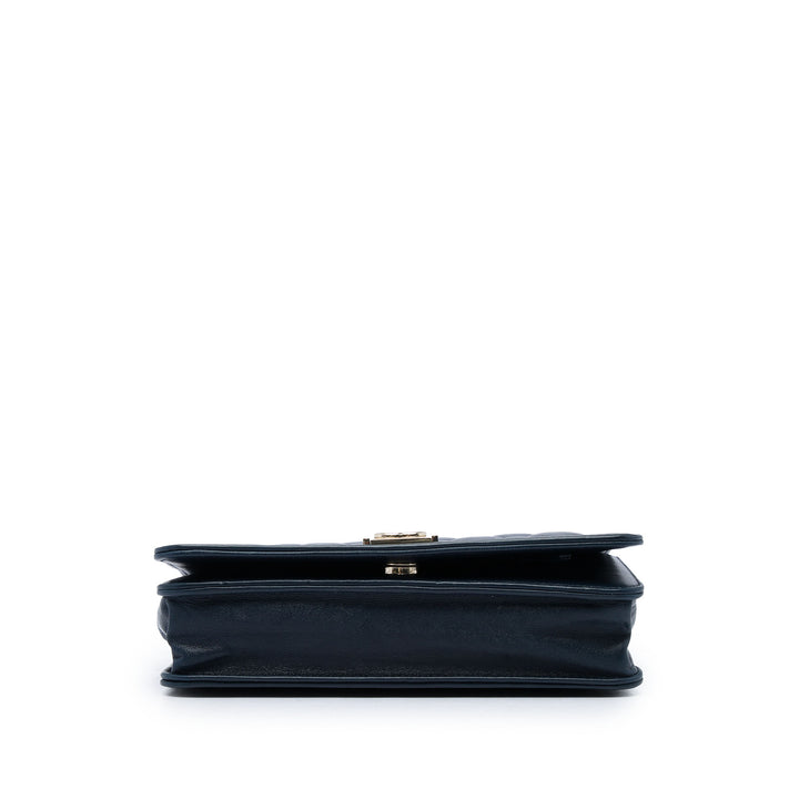 Chanel Sac bandoulière Matelassé Boy à rabat Petit Cuir d'agneau Bleu – vue 3 – GABY PARIS
