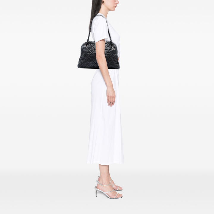 Chanel Matelassé Irisé Just Mademoiselle Grand Cuir de veau Noir