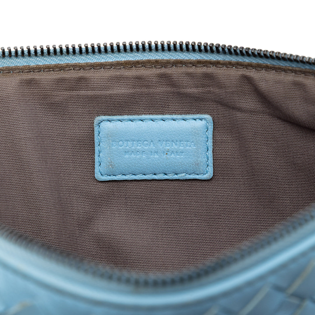 Intrecciato Zippé Pochette Klein Nappaleder Blau