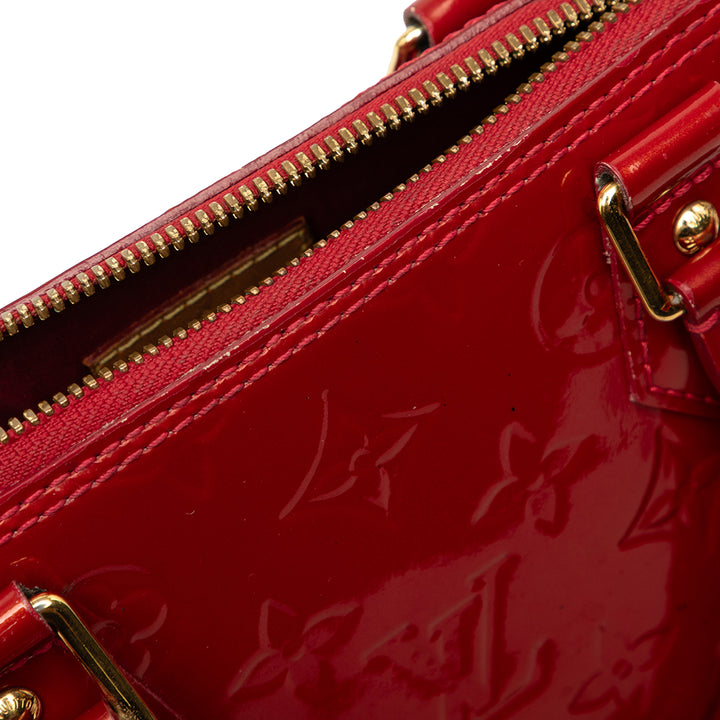 Louis Vuitton Alma PM Cuir verni Monogram Rouge – vue 6 – GABY PARIS