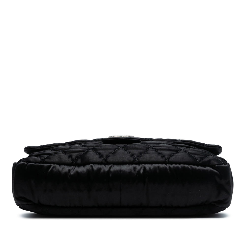 Chanel Sac porté épaule CC Matelassé Rabat simple Très grand Noir – vue 2 – GABY PARIS