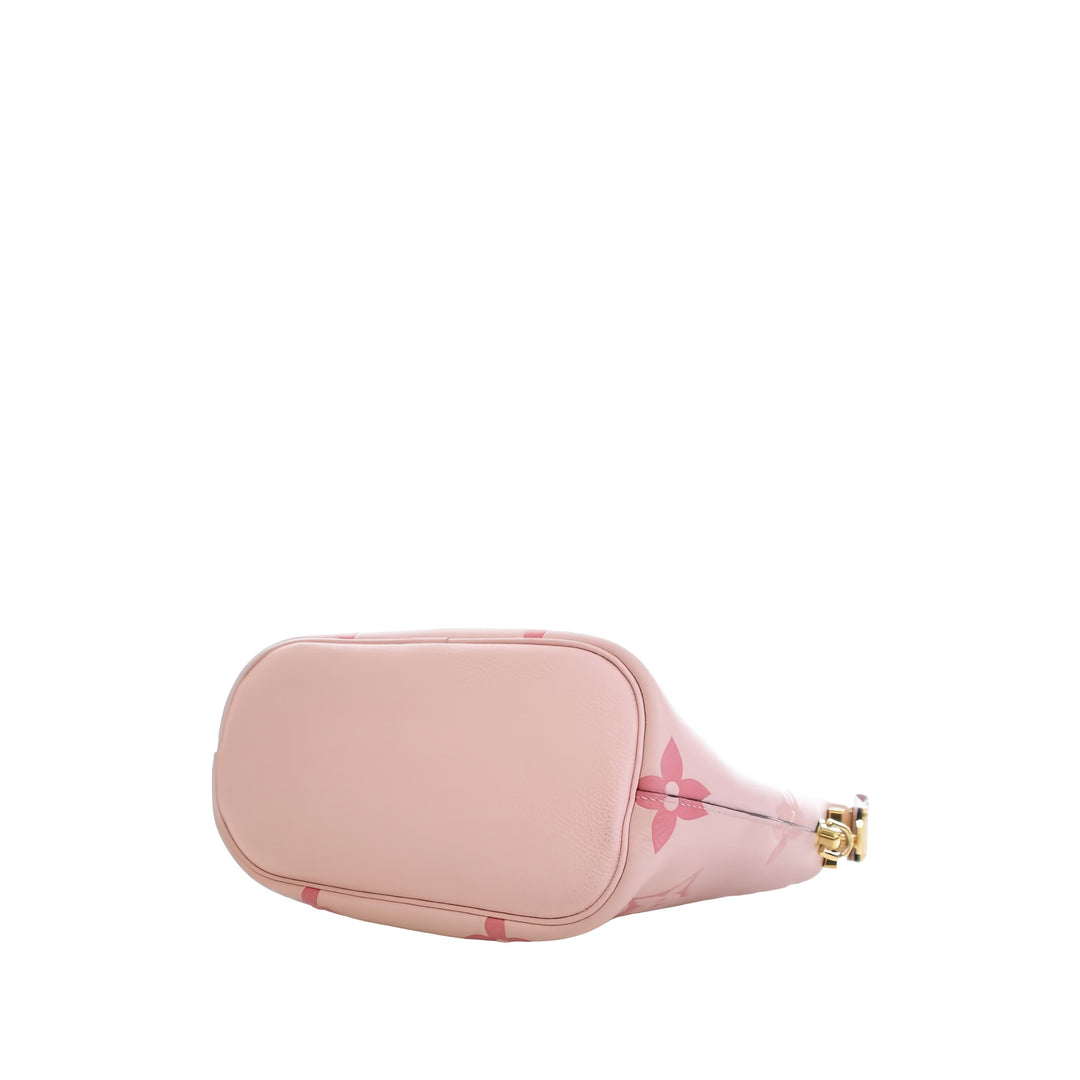 Louis Vuitton Sac à main Giant Empreinte By The Pool Marshmallow Monogram PM Rose – vue 10 – GABY PARIS
