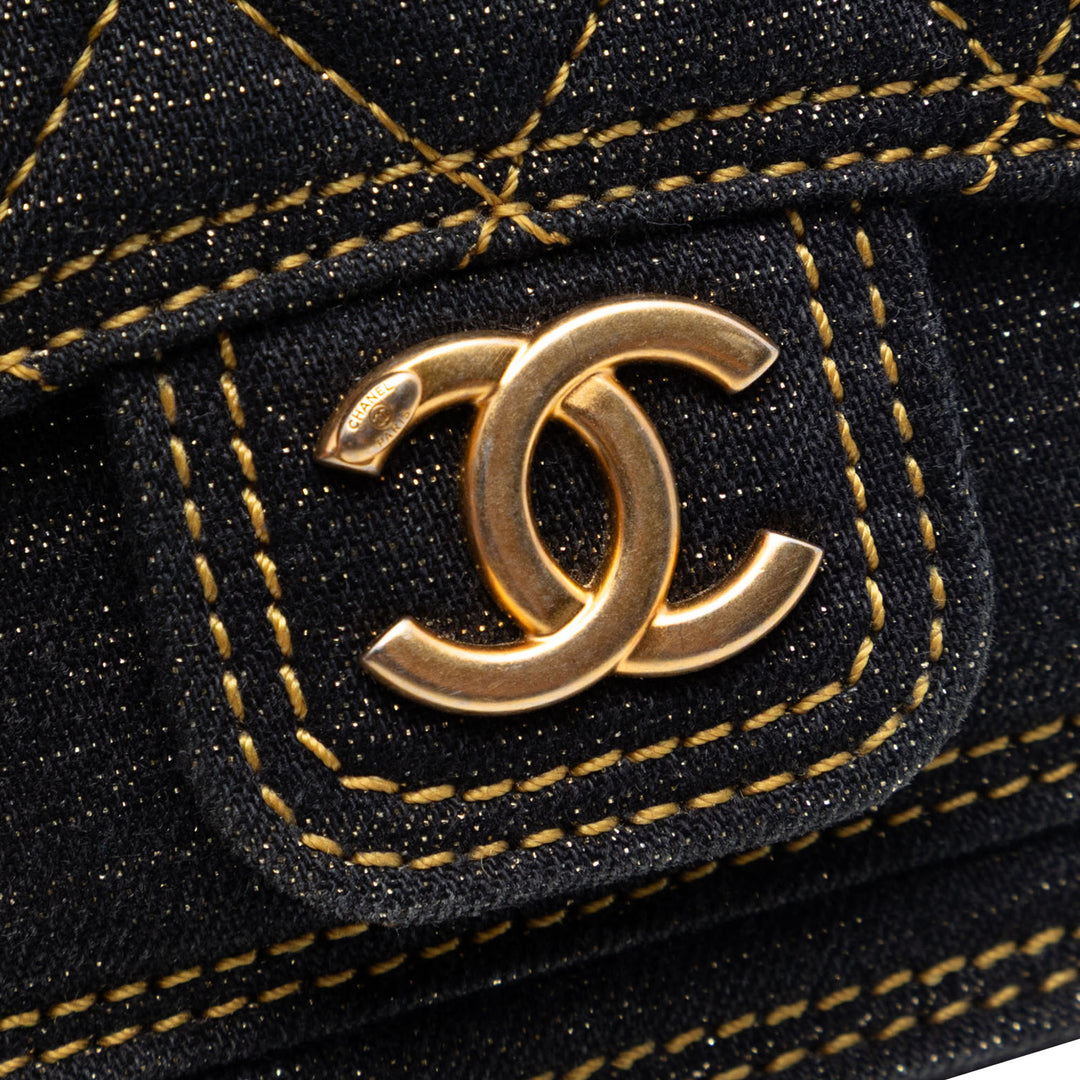 Chanel Mini Matelassé Jean Double You Card Holder avec chaîne