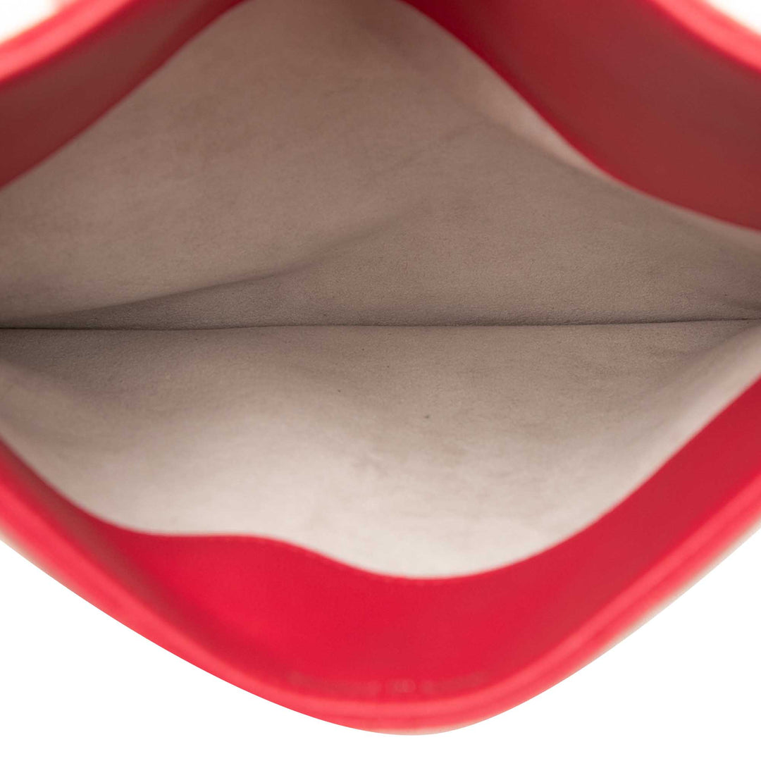 Chanel Étui CC Matelassé Ipad Cuir d'agneau Rouge – vue 4 – GABY PARIS