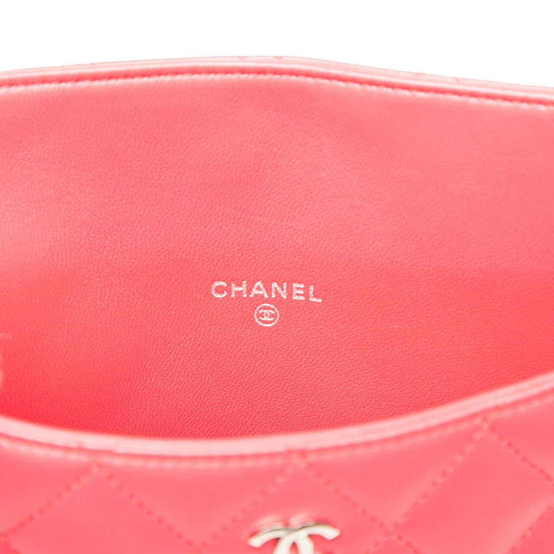 Chanel Étui CC Matelassé Ipad Cuir d'agneau Rouge – vue 5 – GABY PARIS