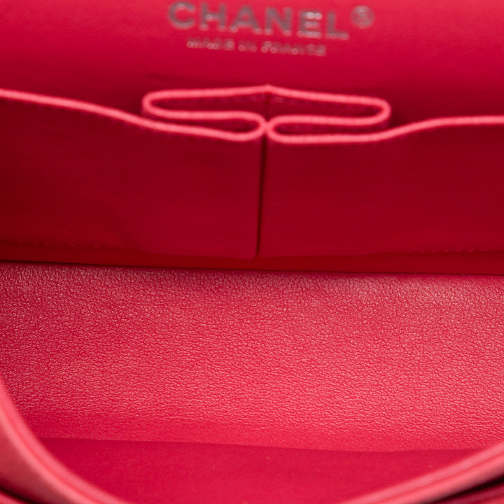 Classic Double rabat Moyen Cuir caviar Rouge