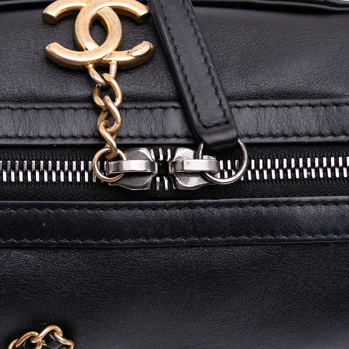 Calfskin Signature Chain 20s Bowling Bag Black - Gaby Paris