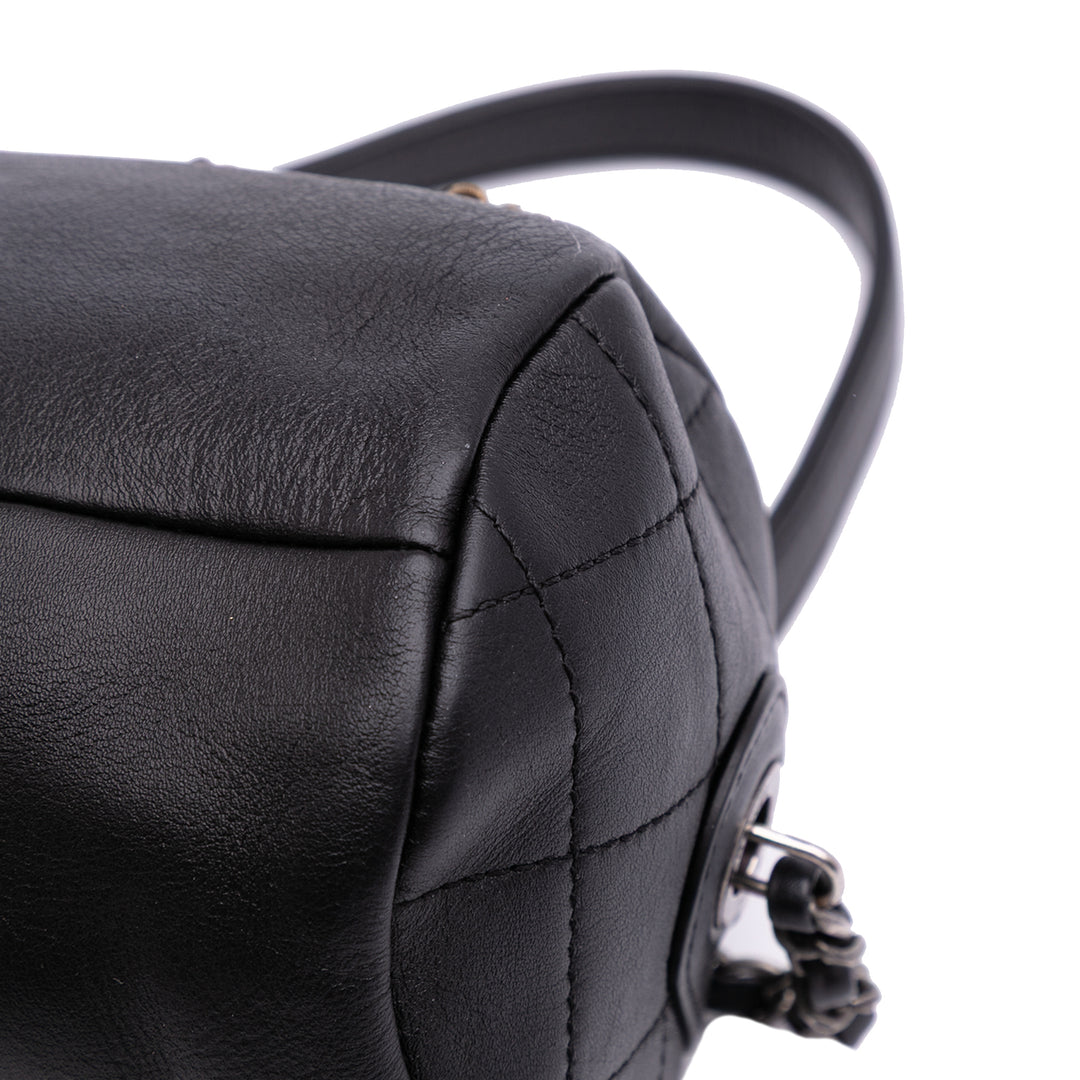 Calfskin Signature Chain 20s Bowling Bag Black - Gaby Paris