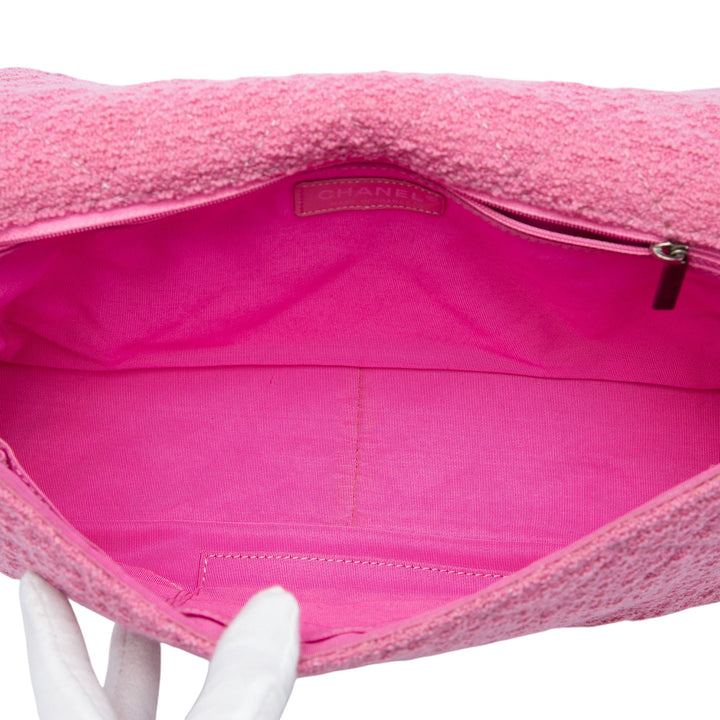 Chanel Matelassé Reissue 2.55 Easy Messenger à rabat Jumbo Tweed Rose – vue 4 – GABY PARIS
