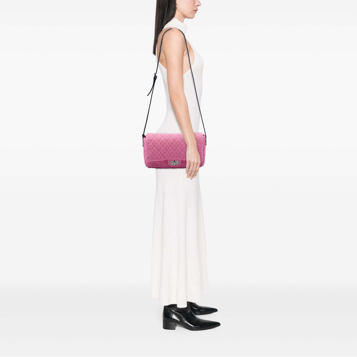 Chanel Matelassé Reissue 2.55 Easy Messenger à rabat Jumbo Tweed Rose – vue 5 – GABY PARIS