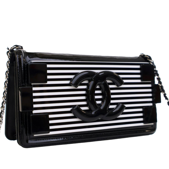 Patent and Acrylic Striped Boy Brick Horizontal Flap Black - Gaby Paris