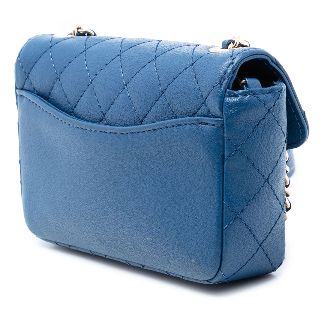 Chanel Mini Matelassé Cuir de chèvre Coco Curve à rabat