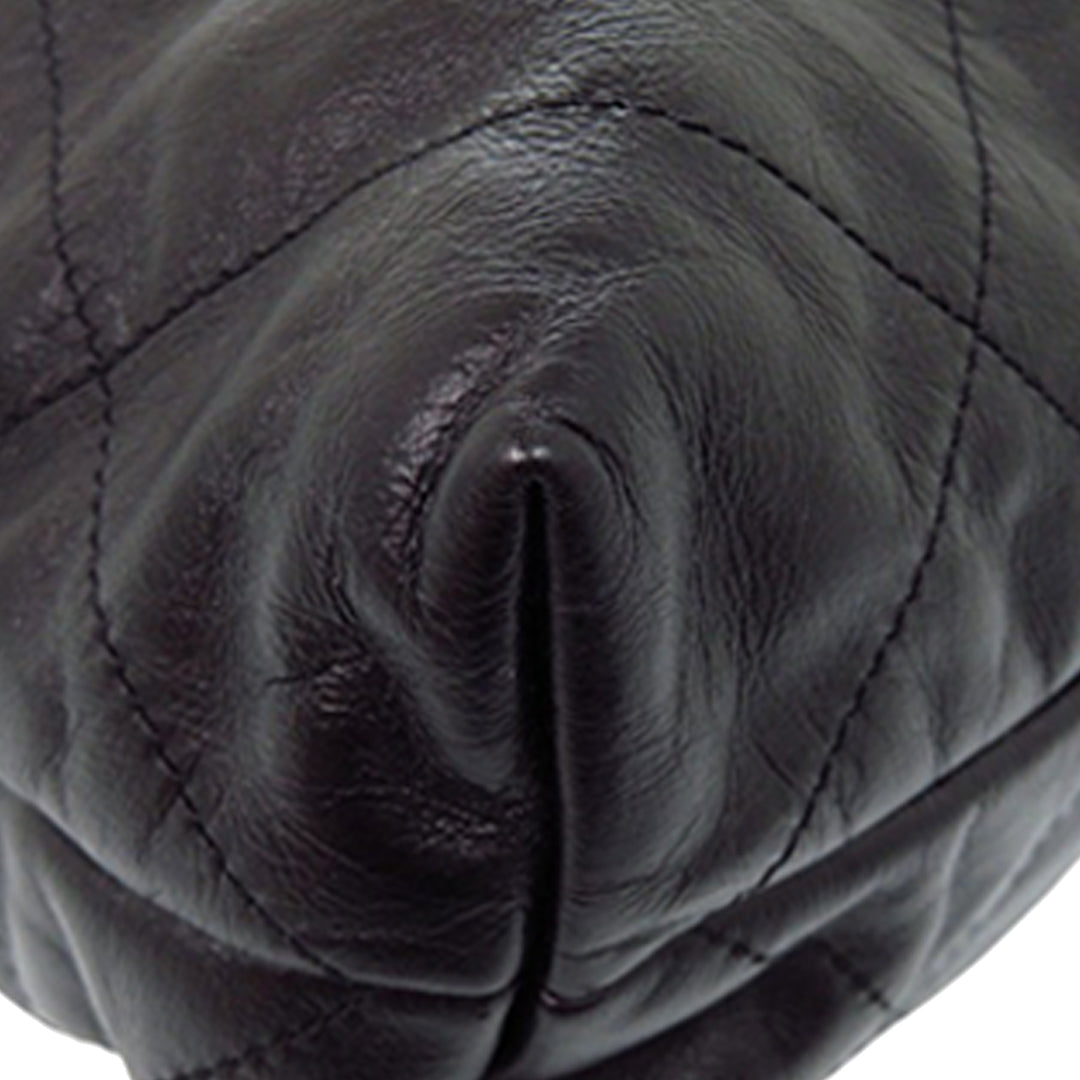 Chanel Small Matelassé brillant Cuir de veau 22 Sac à main