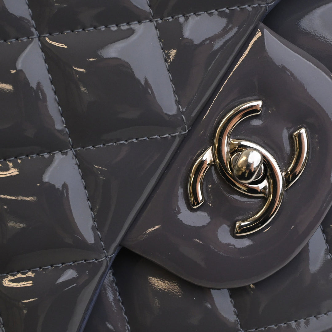 Chanel Jumbo Classic Striped Cuir verni Double rabat