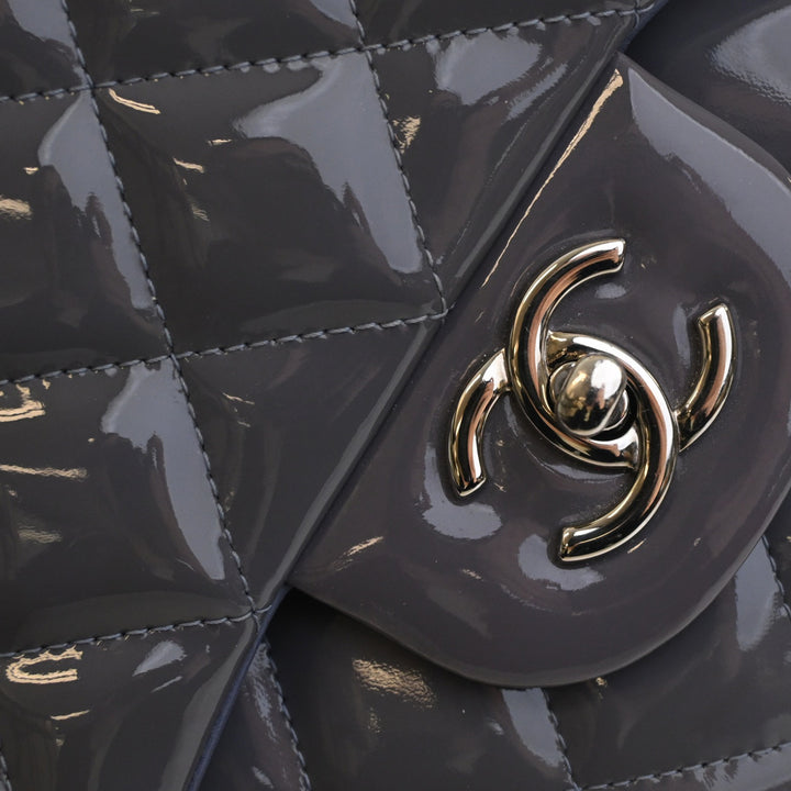 Chanel Jumbo Classic Striped Cuir verni Double rabat