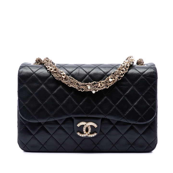 Chanel Matelassé Westminster Perle à rabat Moyen Cuir d'agneau Noir – vue principale – GABY PARIS
